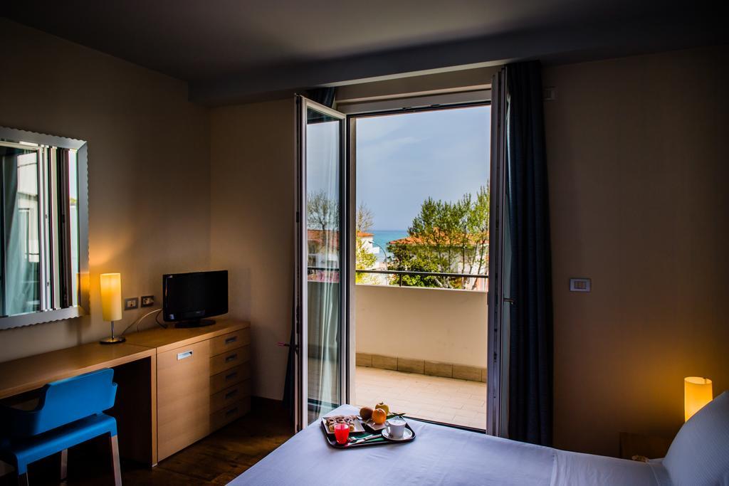 Phi Hotel Alcione Francavilla Al Mare Exterior foto
