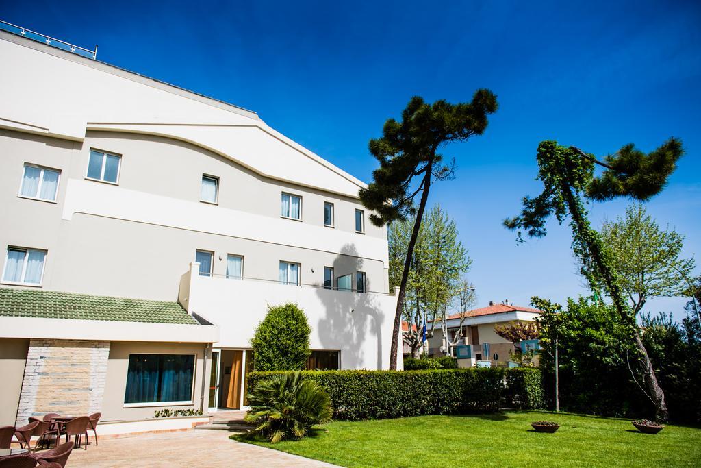 Phi Hotel Alcione Francavilla Al Mare Exterior foto